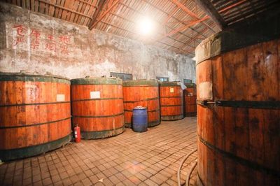 酒是这样酿成的:走近小型酿酒厂,28张图片给您展现酿酒全过程