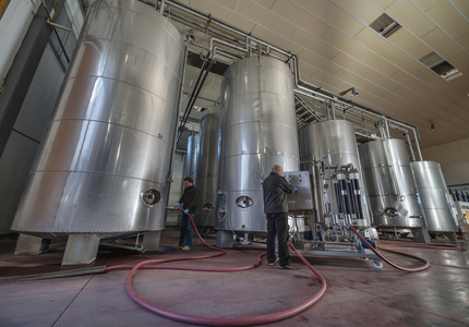 当代酿酒厂啤酒设备 创新技术与高效生产的完美融合